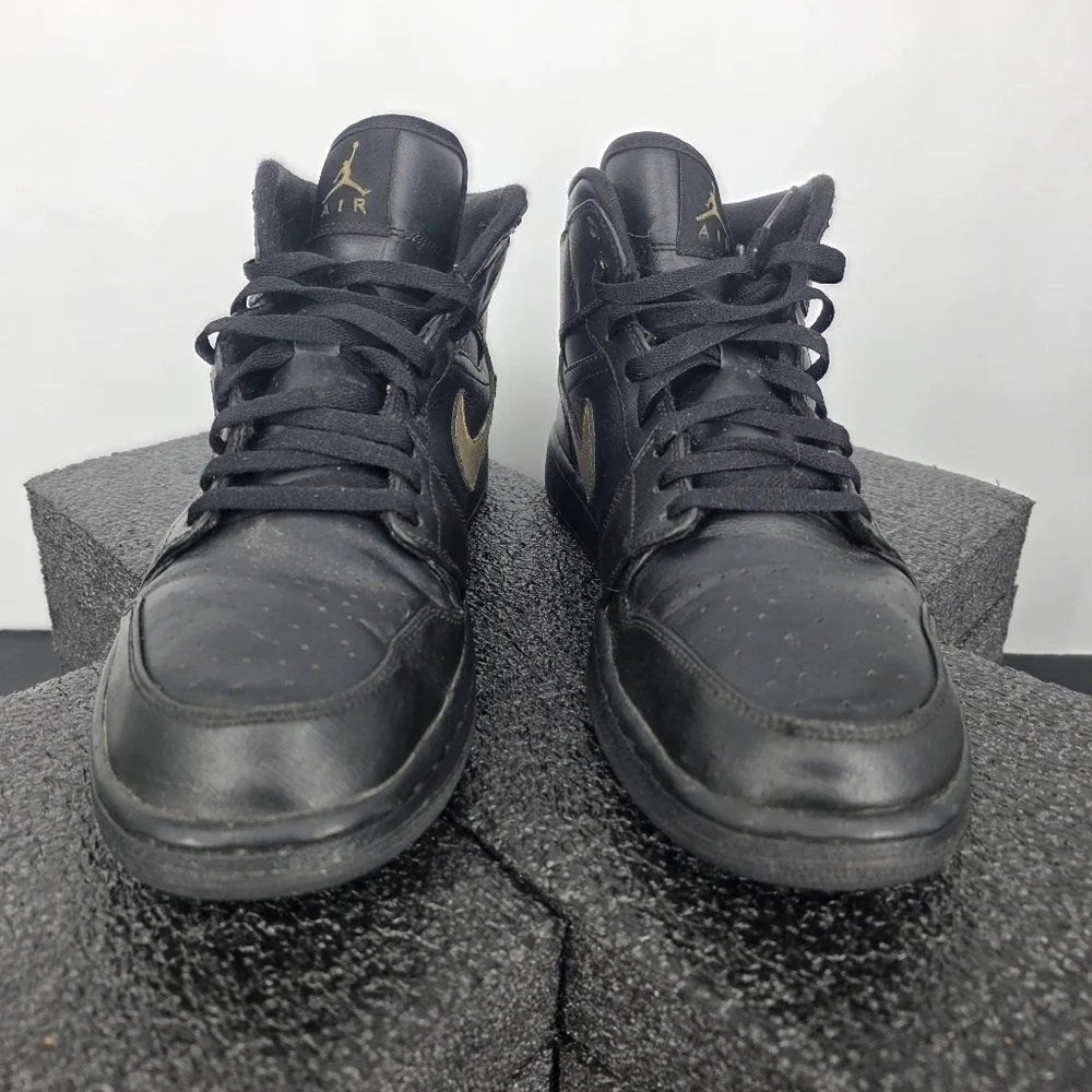 Nike Air Jordan 1 Mid Triple Black Gold 554724-010 Men's Size 12 Shoe 2013 Retro